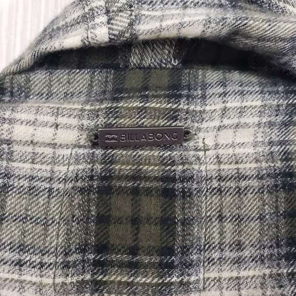 Billabong Live it up cardigan with tab sleeves and tassel fringe woman's size S - Picture 8 of 10